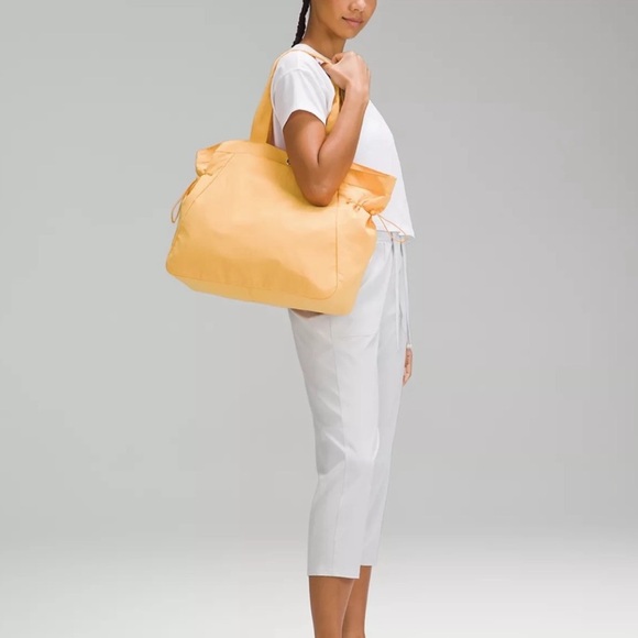 Lululemon Side Cinch Shopper 18L - Picture 2 of 2